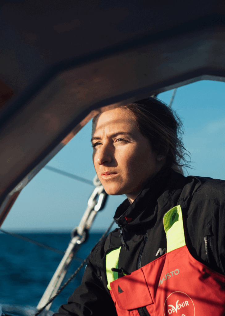 Portrait de la jeune navigatrice Violette Dorange durant le Vendée Globe 2024
